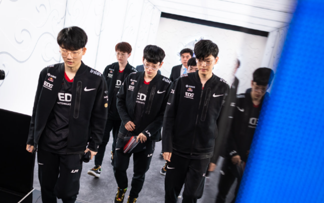 化了他的 化了他的